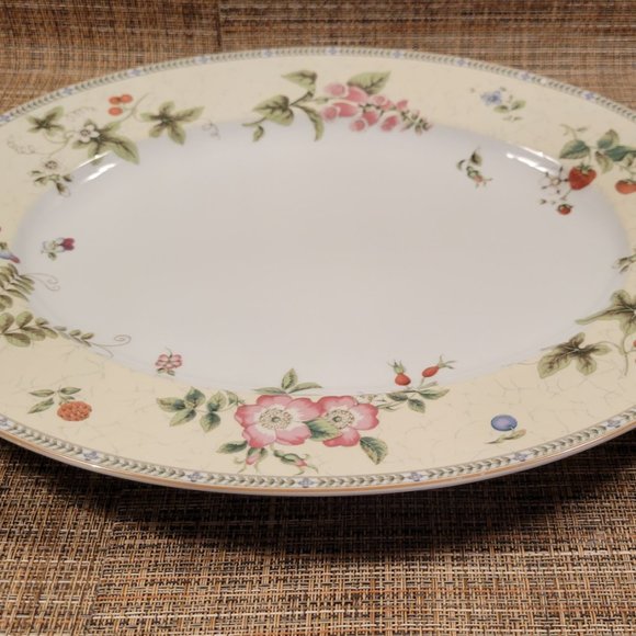 WEDGWOOD FLEUR 14 1/2 INCH OVAL SERVING PLATTER - Picture 4 of 12